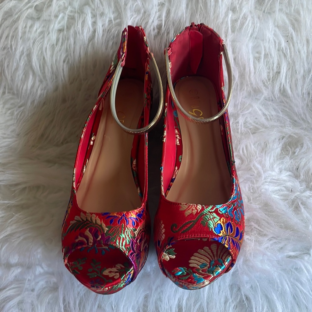 Rouge Wedge vintage shoes